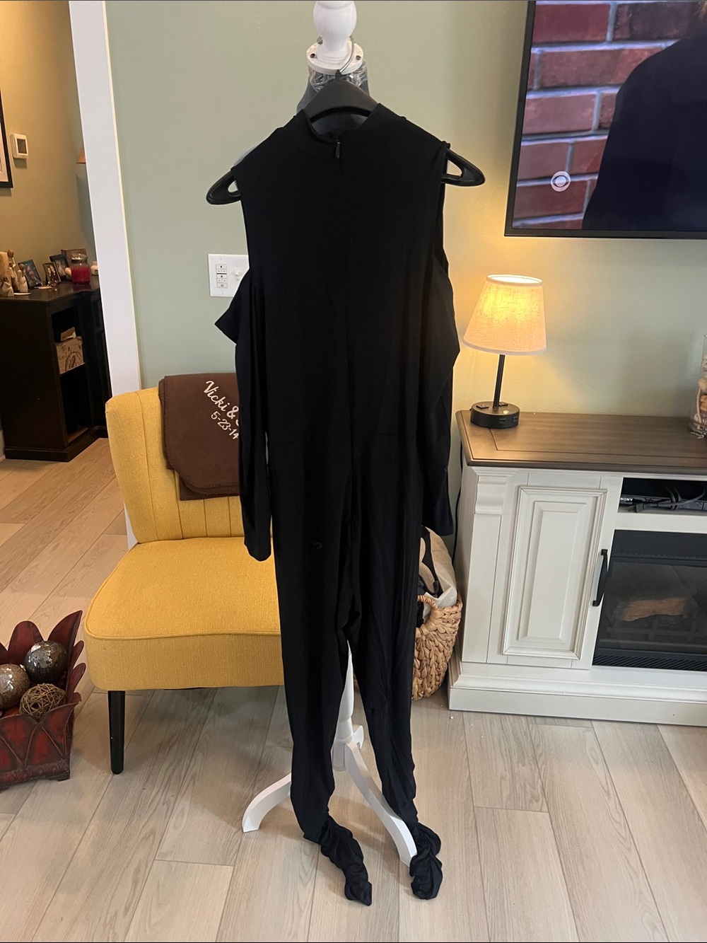 Fashion to Figure Black Sleeveless Jumpsuit - Picture 2 of 9